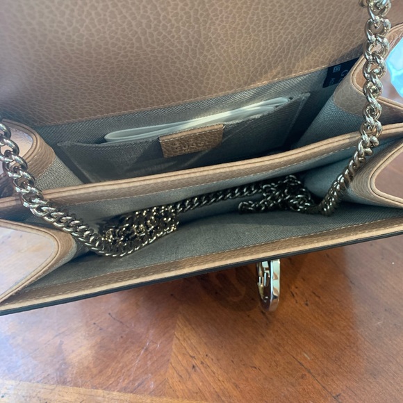 Brand new Gucci purse. Never worn. - Picture 5 of 9